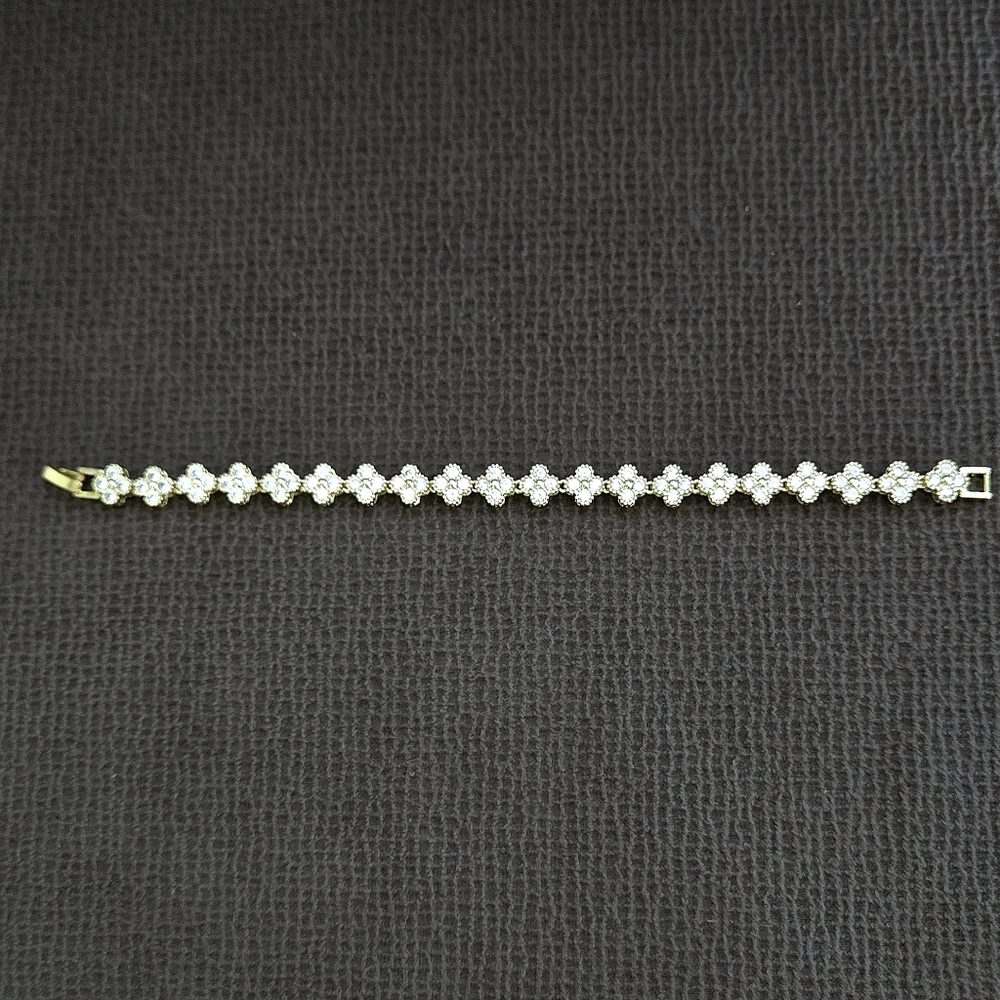 Gemelli👭 "Annie" Gold💛 Clovers🍀 Bracelet - NWT - Picture 2 of 16